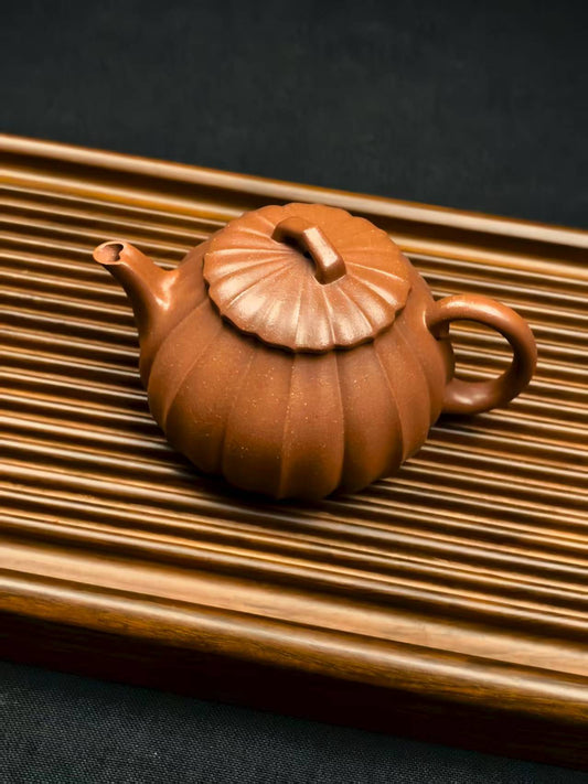 Ribbed Flower Bud Teapot